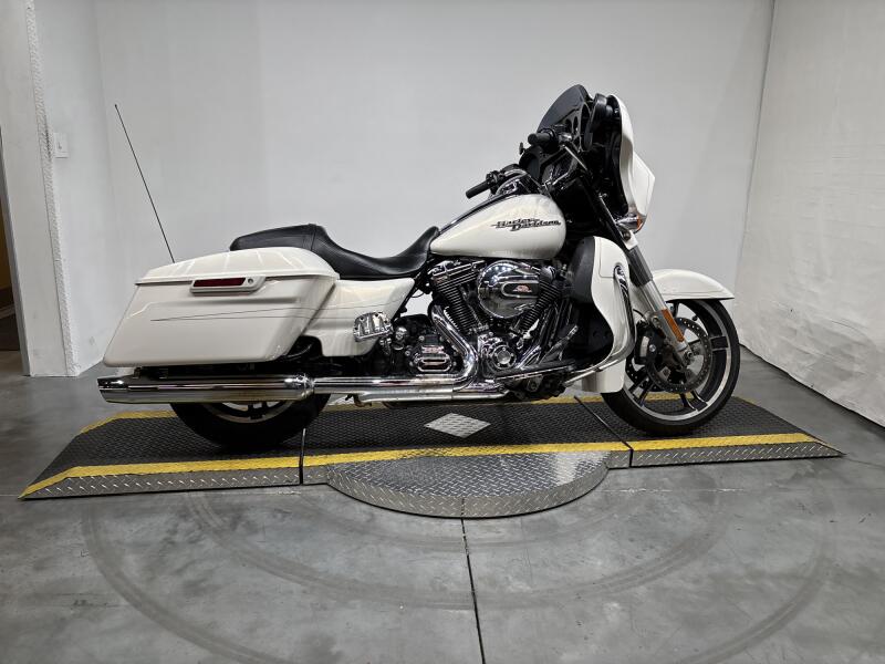 FLHXS 2015 Street Glide® Special