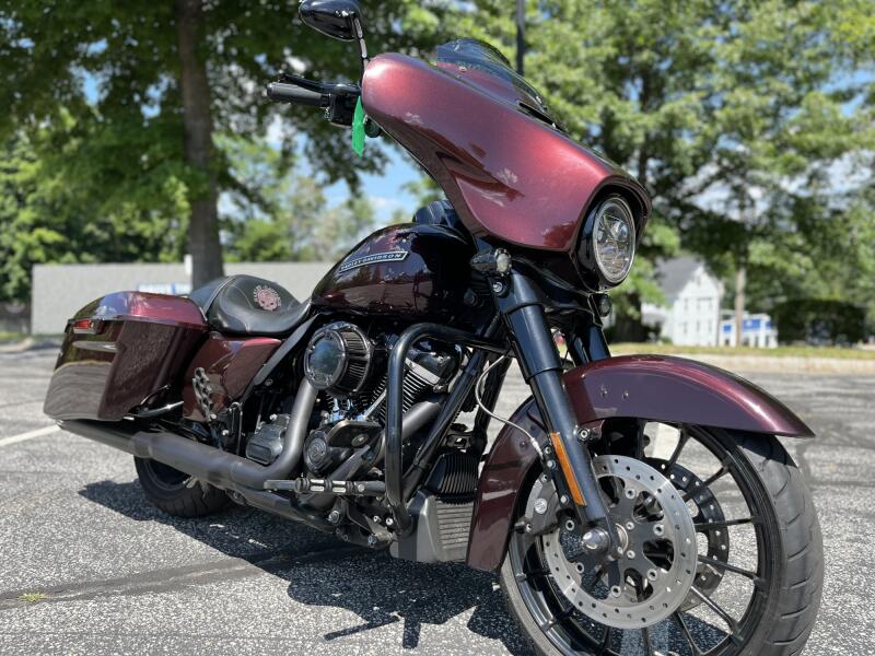 FLHXS 2018 Street Glide® Special
