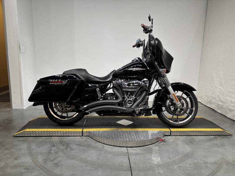 FLHX 2020 Street Glide®