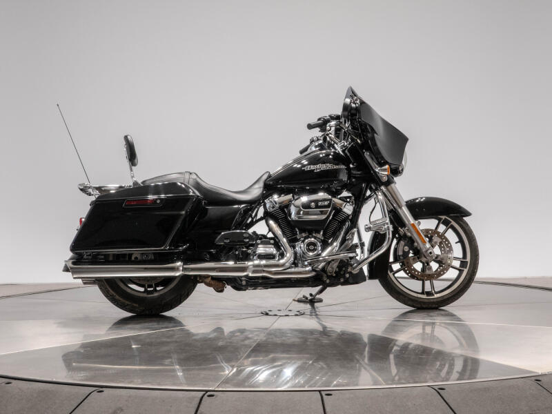 2017 HARLEY-DAVIDSON FLHXS STREET GLIDE SPECIAL in Vivid Black