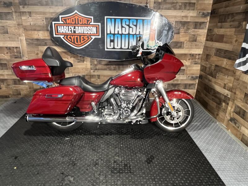 2020 Harley-Davidson® Road Glide® Stiletto Red