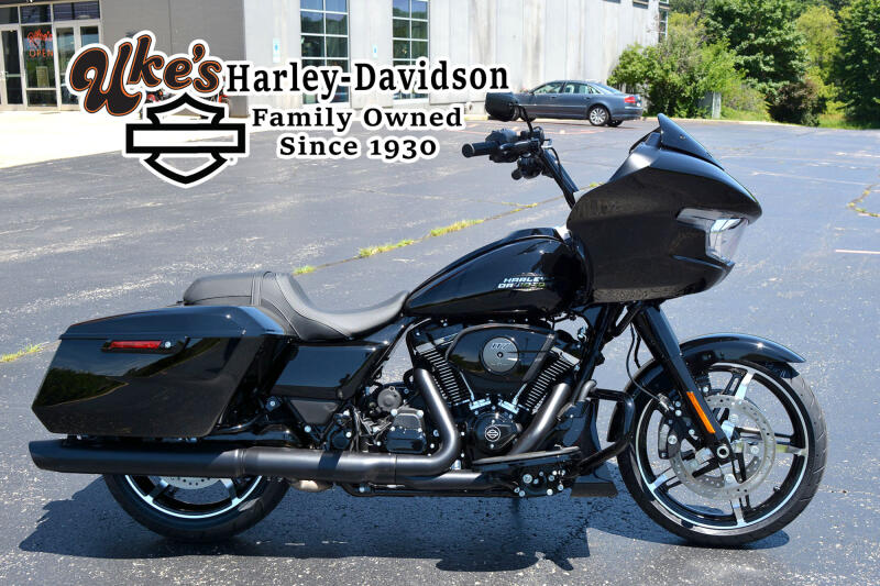 2026 Harley-Davidson® Road Glide® Vivid Black Black Trim