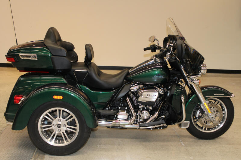 2021 Harley-Davidson Tri Glide Ultra FLHTCUTG