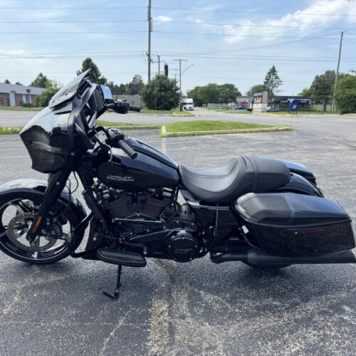 FLHX 2024 Street Glide® thumb 2