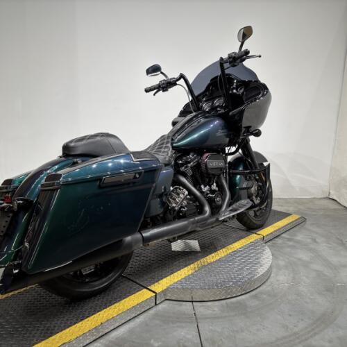 2021 Harley-Davidson® Road Glide® Special Snake Venom thumb 3