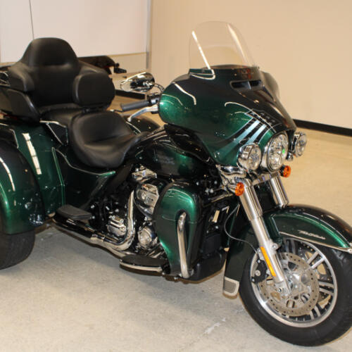 2021 Harley-Davidson Tri Glide Ultra FLHTCUTG thumb 2