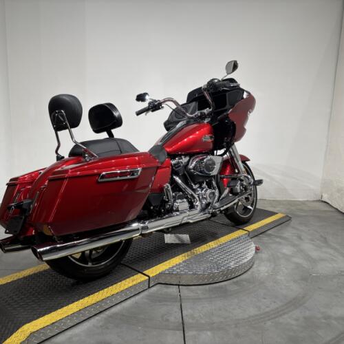 FLTRX 2025 Road Glide™ thumb 3