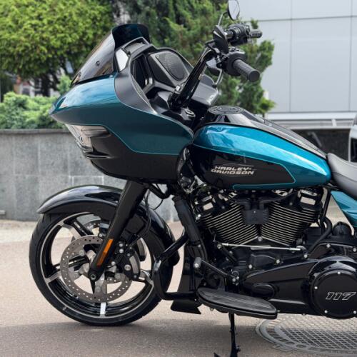 2026 Harley-Davidson® Road Glide® Teal Thunder / Vivid Black Black Trim thumb 1