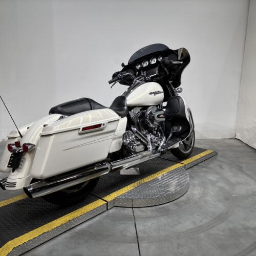 FLHXS 2015 Street Glide® Special thumb 3
