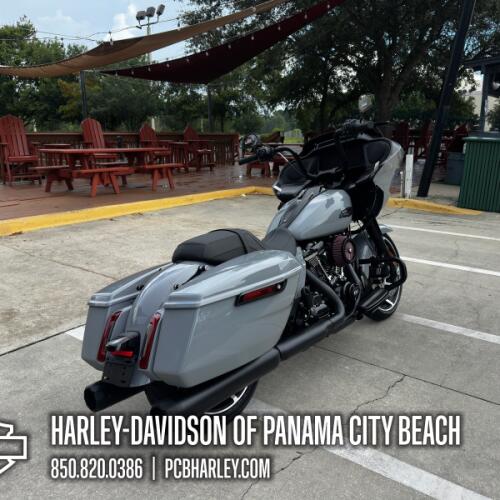 2026 Harley-Davidson® Road Glide® thumb 3
