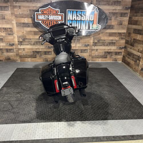 2026 Harley-Davidson® Street Glide® Vivid Black Black Trim thumb 1