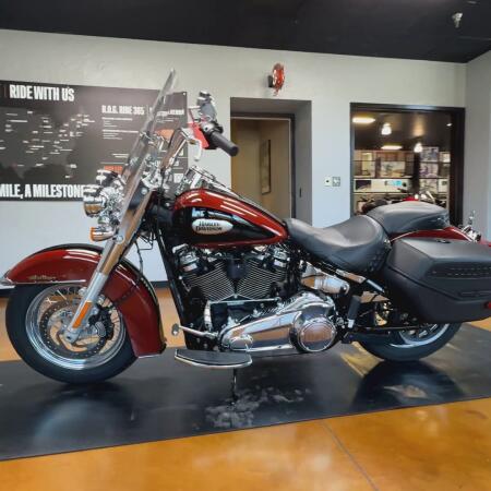 2024 Harley-Davidson® Heritage Classic Red Rock / Vivid Black thumb 2