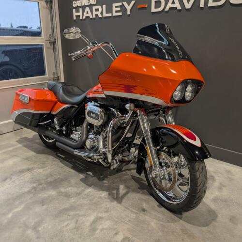 SALE PENDING 2009 Harley-Davidson® CVO™ Road Glide® Electric Orange and Black thumb 3