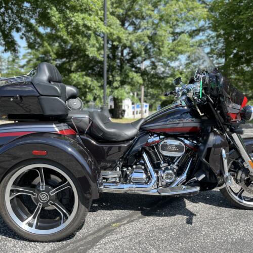 FLHTCUTGSE 2020 CVO™ Tri Glide® thumb 3