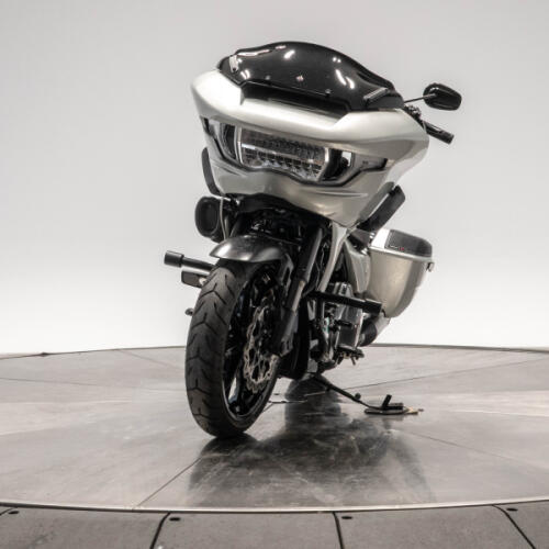2025 HARLEY-DAVIDSON FLTRXSTSE CVO ROAD GLIDE ST in Mercury Silver thumb 1