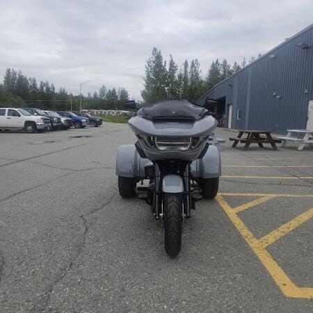2026 Harley-Davidson® Road Glide 3  thumb 2