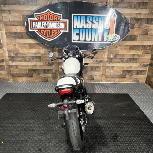 2026 Triumph Thruxton 400 Pearl Metallic White / Storm Grey thumb 1