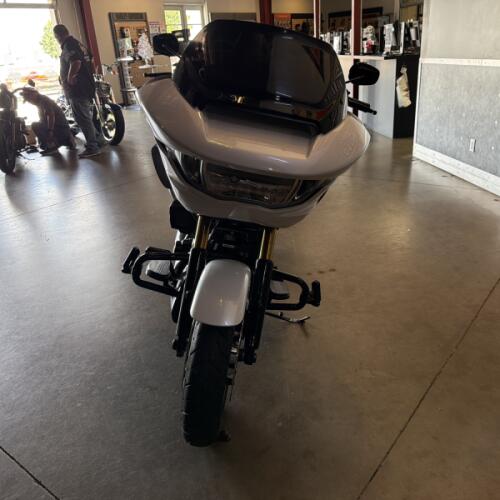 Harley-Davidson® Road Glide® 2024 thumb 3