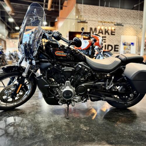 2023 Harley-Davidson® Nightster™ Special Vivid Black thumb 2