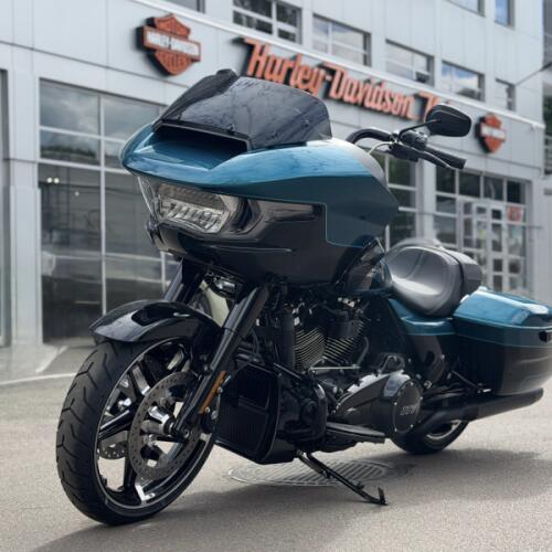 2026 Harley-Davidson® Road Glide® Teal Thunder / Vivid Black Black Trim thumb 3