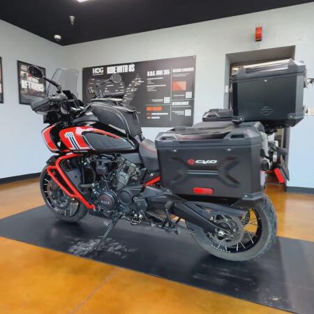 2024 Harley-Davidson® CVO™ Pan America® Legendary Orange thumb 1