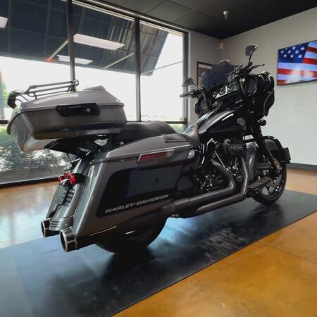 2021 Harley-Davidson® Street Glide® Special Gauntlet Gray Metallic/Vivid Black - Black Finish thumb 2