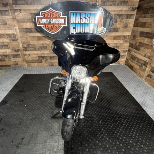 2021 Harley-Davidson® Street Glide® Vivid Black thumb 3