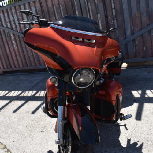 2017 Harley-Davidson® CVO™ Street Glide® FLHXSE thumb 0
