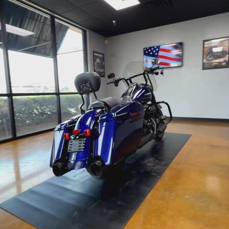 2020 Harley-Davidson® Road King® Special Zephyr Blue/Black Sunglo thumb 1