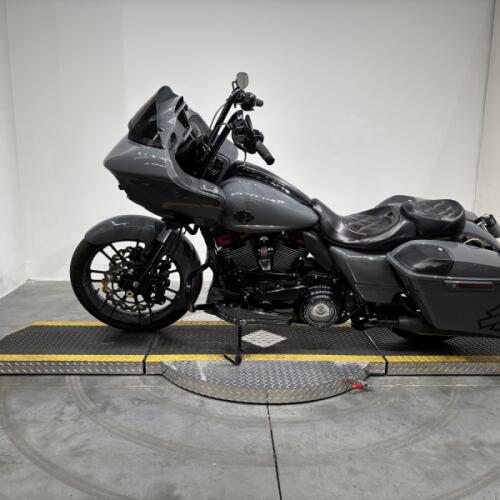 FLTRXSE 2018 CVO™ Road Glide® thumb 0