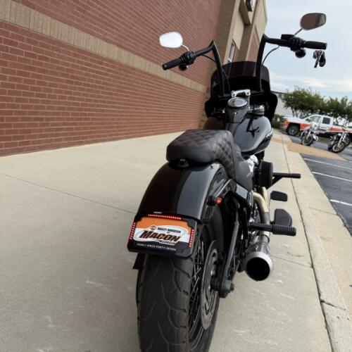 2021 Harley-Davidson® Softail Slim® Vivid Black thumb 0