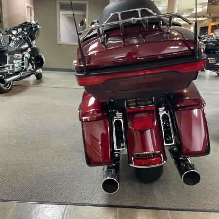 2015 Harley-Davidson® Ultra Limited Low Two-Tone Mysterious Red Sunglo/Blackened Cayenne Sunglo thumb 2