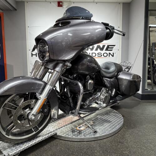 FLHXS 2015 Street Glide® Special thumb 1