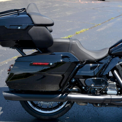 2026 Harley-Davidson® Road Glide Limited Vivid Black Black Trim thumb 0