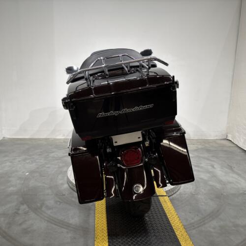 2011 Harley-Davidson® Road Glide® Ultra Merlot Sunglo thumb 2