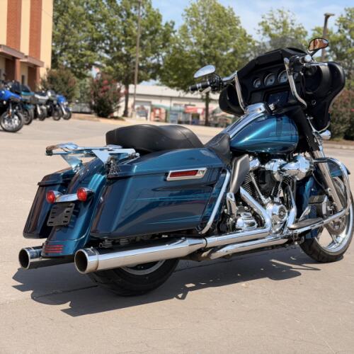 2022 Harley-Davidson® Street Glide® FLHX Vivid Black 644227 thumb 2