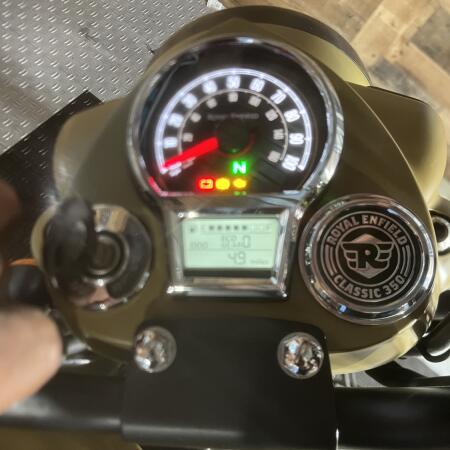 2026 Royal Enfield Classic 350 - Commando Sand thumb 0