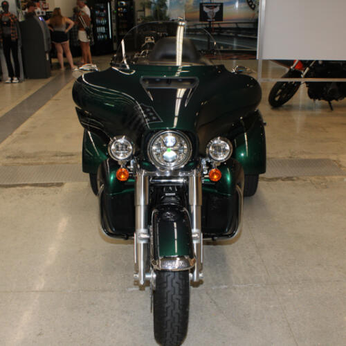 2021 Harley-Davidson Tri Glide Ultra FLHTCUTG thumb 0