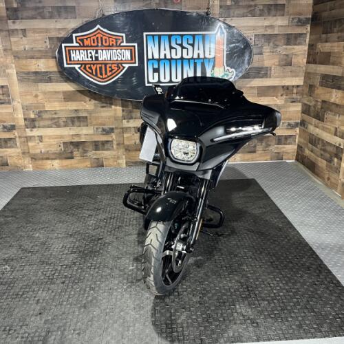 2026 Harley-Davidson® Street Glide® Vivid Black Black Trim thumb 3