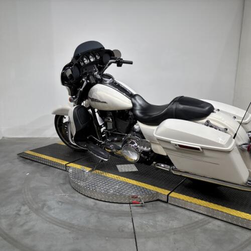 FLHXS 2015 Street Glide® Special thumb 1