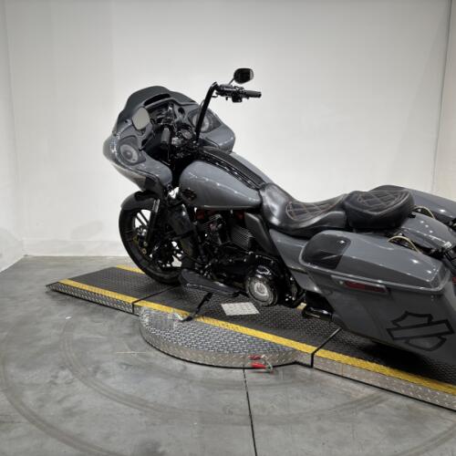 FLTRXSE 2018 CVO™ Road Glide® thumb 1
