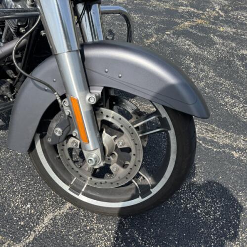 FLHXS 2016 Street Glide® Special thumb 1