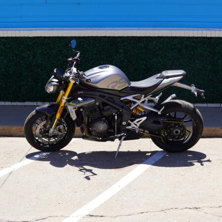  2022 Speed Triple 1200 RS thumb 2