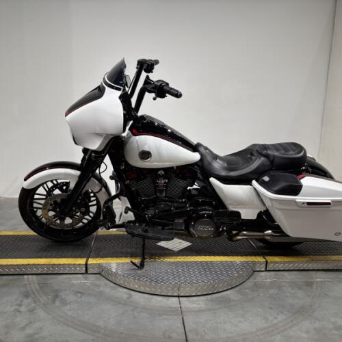 FLHXSE 2021 CVO™ Street Glide® thumb 0