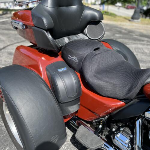FLHTCUTG 2024 Tri Glide™ Ultra thumb 1