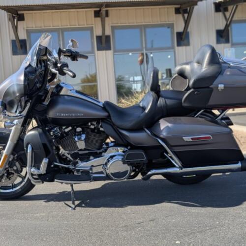 2017 Harley-Davidson® Ultra Limited thumb 3