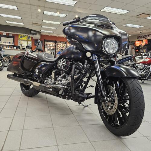 FLHXS 2015 Street Glide® Special thumb 3