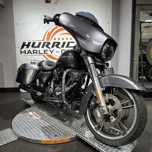 FLHXS 2015 Street Glide® Special thumb 3