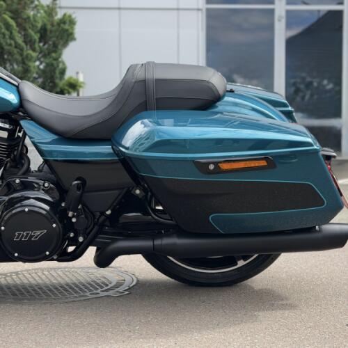 2026 Harley-Davidson® Road Glide® Teal Thunder / Vivid Black Black Trim thumb 0