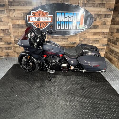 2026 Harley-Davidson® CVO Road Glide ST Inferno Gray thumb 2